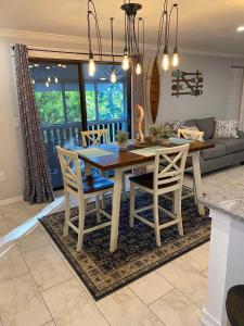 Min to IMG - Heated Pool - Putt Putt - Sleeps 6