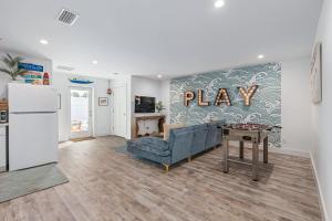 The Salty Blue l Pool l Walk to Beach