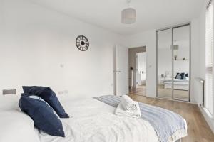 Perfect 2BR Haven Near Central London