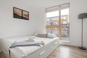 Perfect 2BR Haven Near Central London