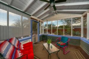 5 Min to TMC, 3 BR 2 BA, Yard and Grill, Central