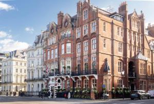 Cosy & Spacious 2BR Apartment in the Heart of Central London - Recently Refurbished