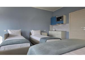 CENTRAL STATION APARTMENTS - 200 Meters from the Train - Steps from the Main Street