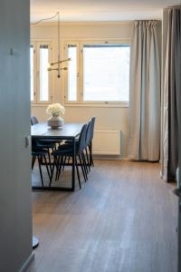 Stylish 2-bedroom family apt. with sauna and parking