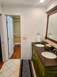 Grand Heritage Home: Steps from Lake Carlsbad