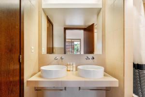 Salgados Apartment with Pool