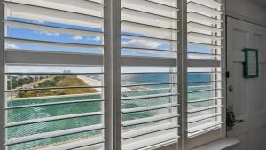 Fontainebleau 706 by AvantStay BeachfrontViews