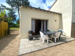 Maison Cosy sous les Pins, à 450m de la Plage - FR-1-22-357