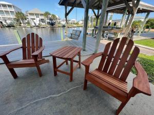 Dock & Dunes Waterfront Beach Escape