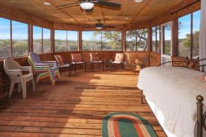Burnett Ranch Cabins- Prickly Pear