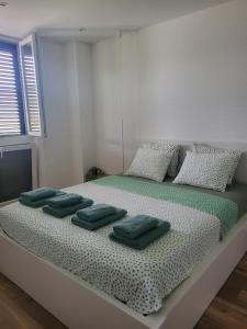 NEW Modern Apartment in City Center