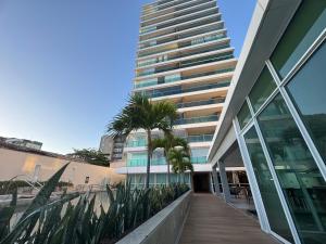 Apartamento alto padrão com vista mar na Barra