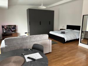 New Apartment on Top Floor, 2 minutes from Lausanne Train station