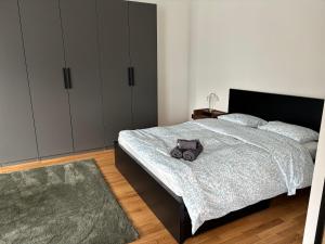New Apartment on Top Floor, 2 minutes from Lausanne Train station