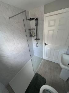 4 bed recently renovated semi detached house