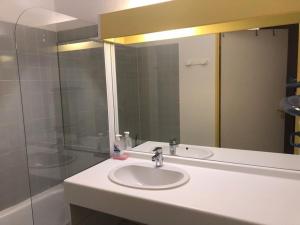 Appartement 6 personnes au Port avec Parking Privé - FR-1-837-95