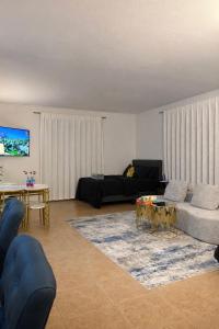 IW Best Cozy Studio Sleeps 4 Private Entrance