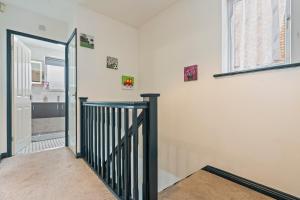 Modern Stay in Nuneaton with Free Parking