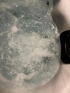 Hydra Haven l Sauna & Jacuzzi l Luxury Wellness Loft