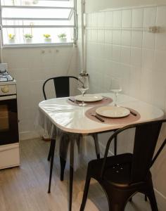 Monoambiente en pleno centro con cocina independiente