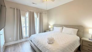 Oasis Stay at Myrtlewood Pet Friendly 2BR Retreat