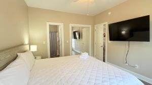 Oasis Stay at Myrtlewood Pet Friendly 2BR Retreat