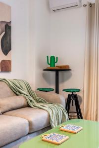 Michas 2BR Apartment in Koukaki - Central Athens