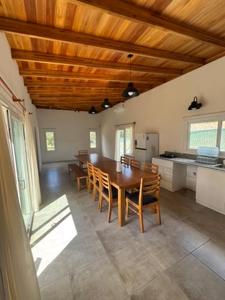 Casa NUEVA en TANDIL con parrilla y cochera, Zona Lago y Fundidor