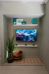 ROMANTIC HIDEAWAY CENTRIC CONFORTABLE SUITe 1A
