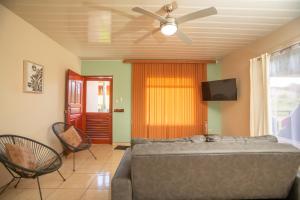 Charming Casa Aura, near lake Arenal in Nuevo arenal, pet friendly- Casas Airelibre