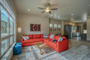 Ponchita West- New 3 Bedroom- minutes to Ski Monarch