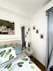 Studio Unit with Balcony 5th Floor