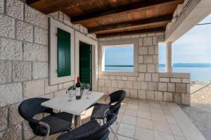 Apartments Brela with pool