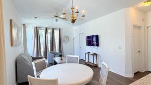 Sunny River Oaks Retreat 2BR Golf Condo