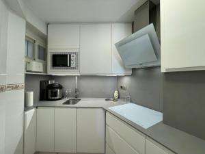 Gabriel Miro, Calpe City Center, Terrace with Beautiful City View, Refurbished Apartment - 1 Min From The Beach