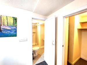 Ensuite rooms, self-catering in shared kitchens