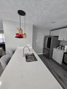 5 Bedroom Tampa Home Minutes from Attractions, Downtown & Beaches