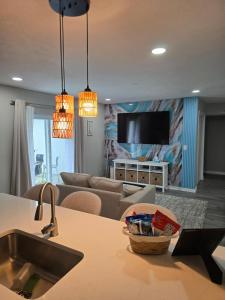 5 Bedroom Tampa Home Minutes from Attractions, Downtown & Beaches