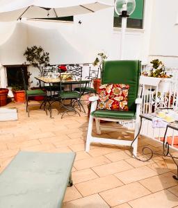 Casa Maddy Anacapri Yellow Room