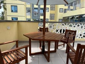 Trendy urban studio wt pool, gym, king bed and Perks!