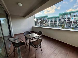 Mountain View Silver Apartment