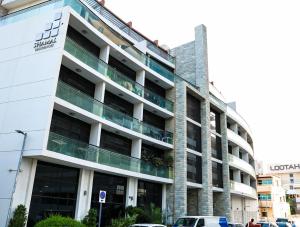 Bright Studio with Rooftop Pool & Gym in JVC