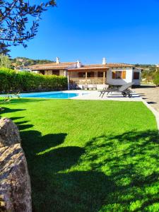 Villa with swimming pool 50 meters from the sea