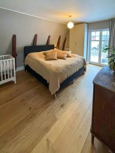 Villa With Pool In Valby