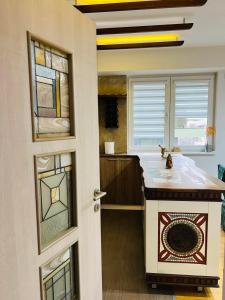Luxury City Apartment-Steps from City Center