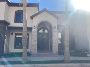 Luxurious Zona Dorada Retreat Spacious and Secure