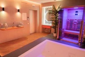 Napolitano Rooms - FLEGREA SPA img7