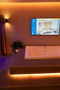 Napolitano Rooms - FLEGREA SPA img23