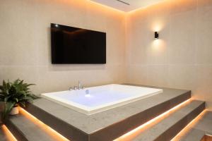 Napolitano Rooms - FLEGREA SPA img41