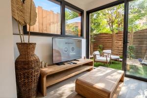 Charme de Mougins & proximité Cannes Logement idéal pour couple en séjour détente ou professionnels en déplacement